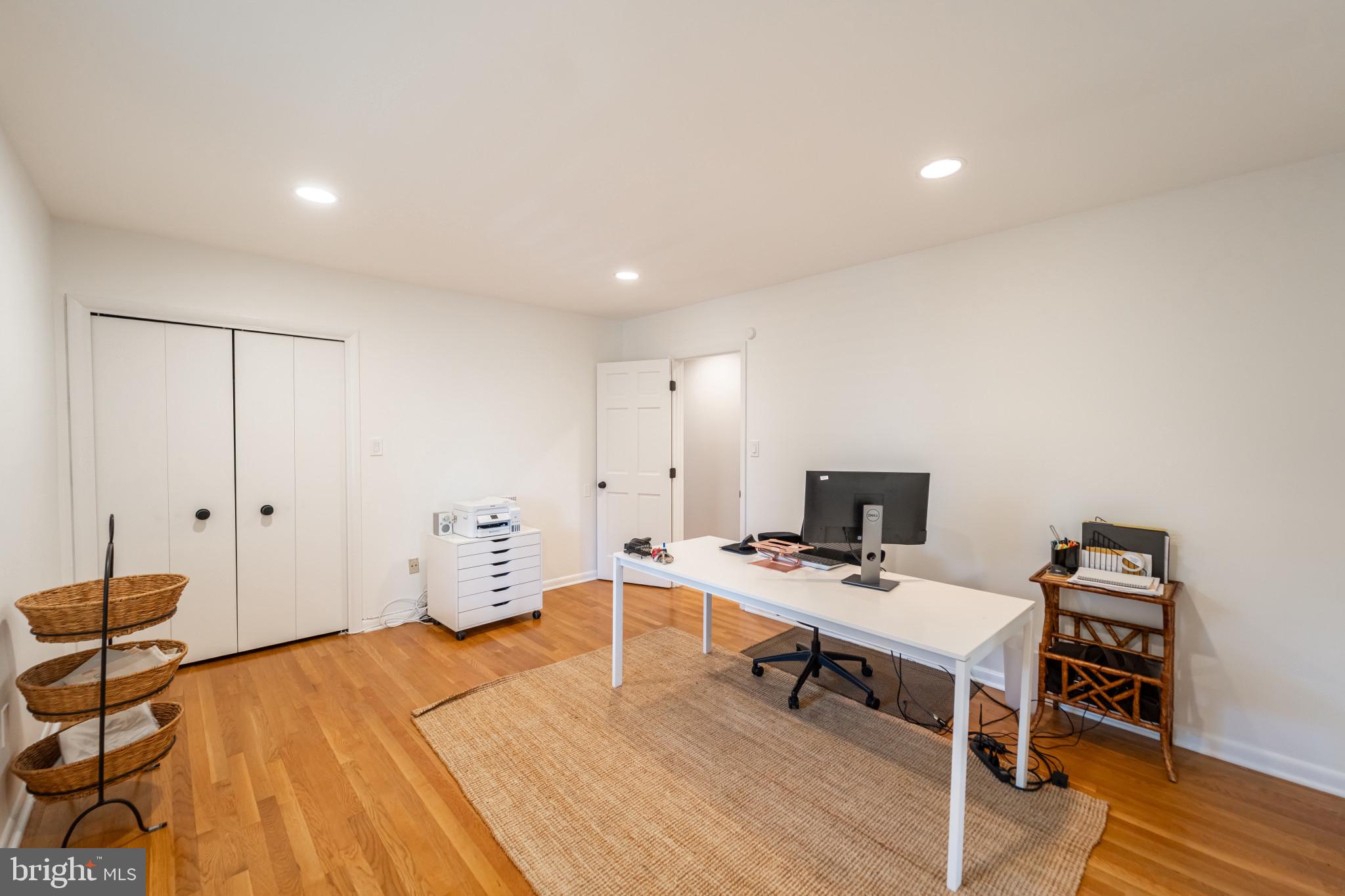 BANNOCKBURN ESTATES - Residential Lease