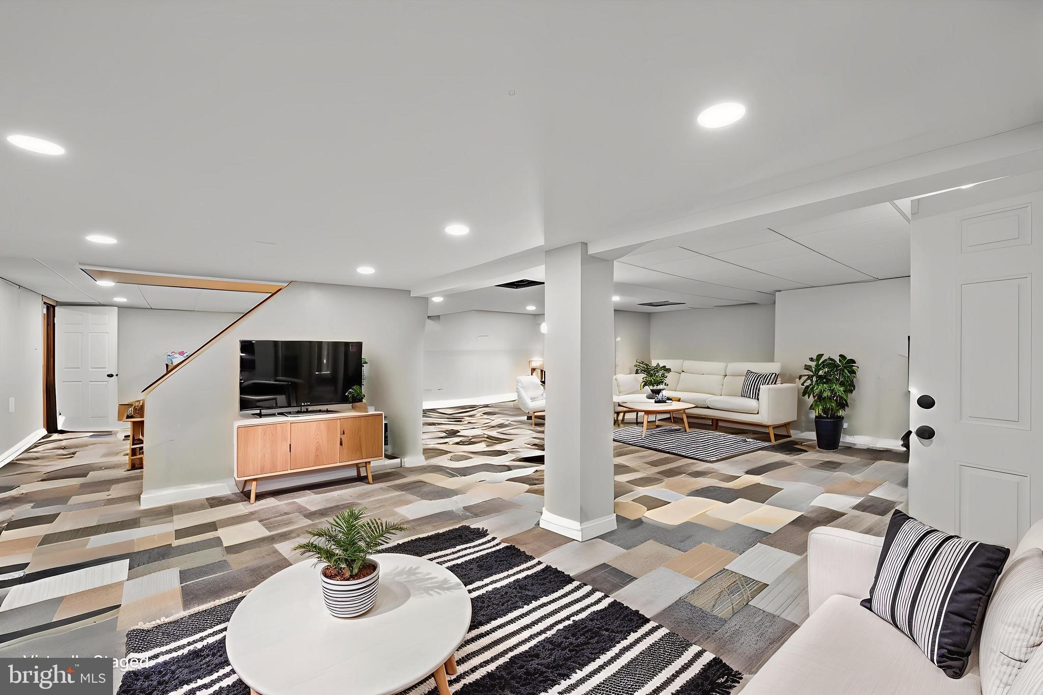 BRIDLE PATH MANOR - Residential