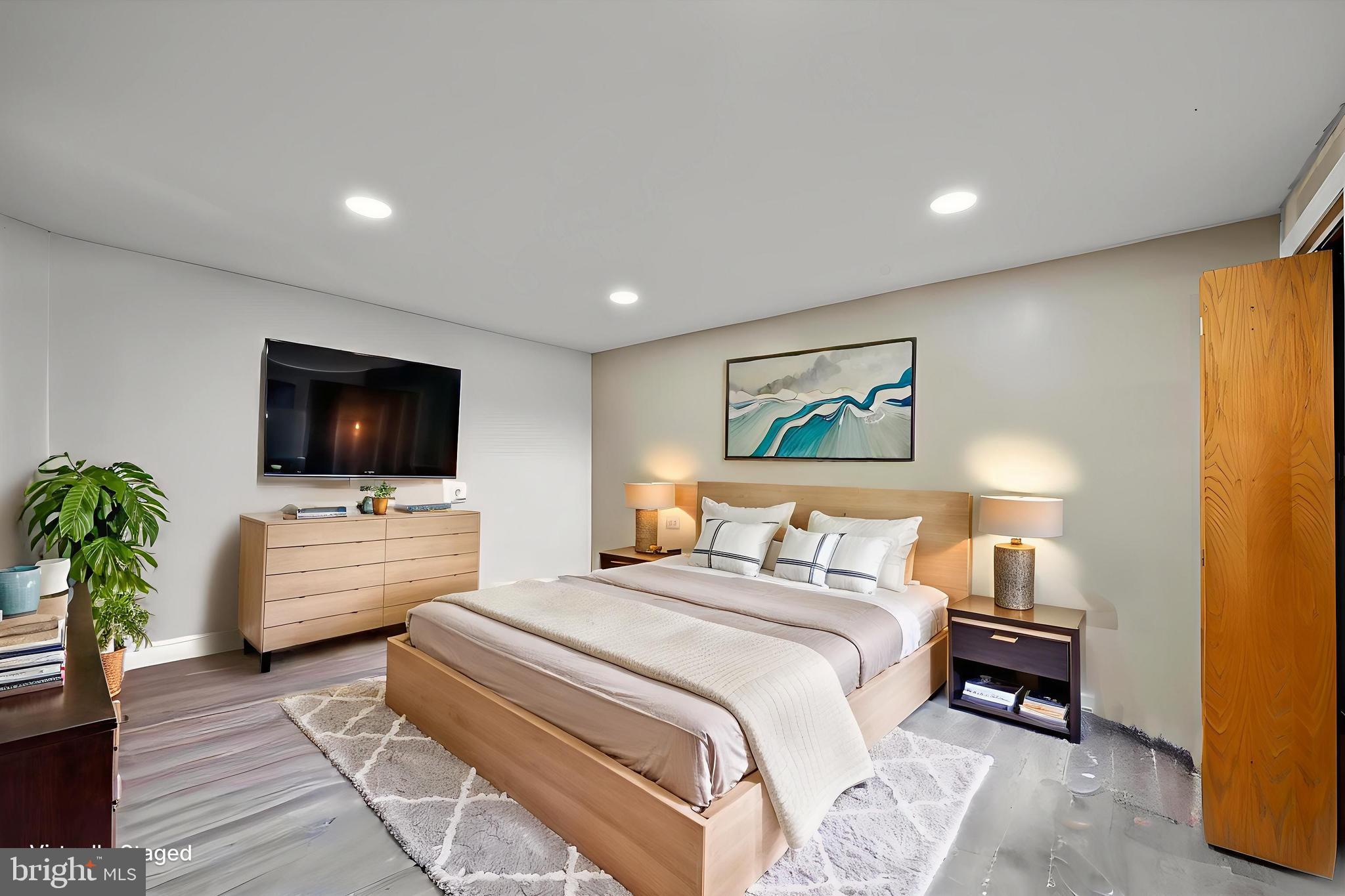 BRIDLE PATH MANOR - Residential