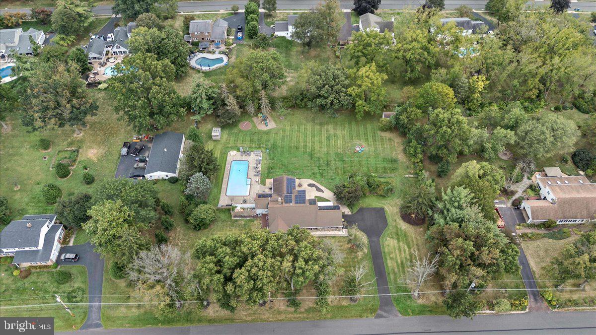 BRIDLE PATH MANOR - Residential