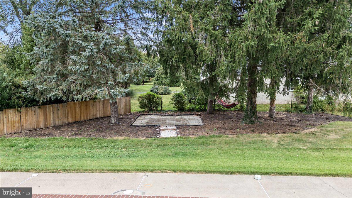 BRIDLE PATH MANOR - Residential