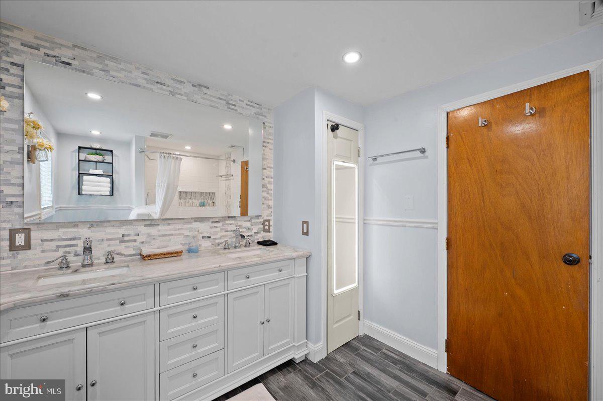 BRIDLE PATH MANOR - Residential