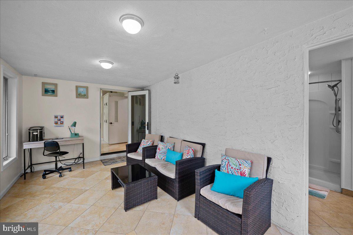 BRIDLE PATH MANOR - Residential