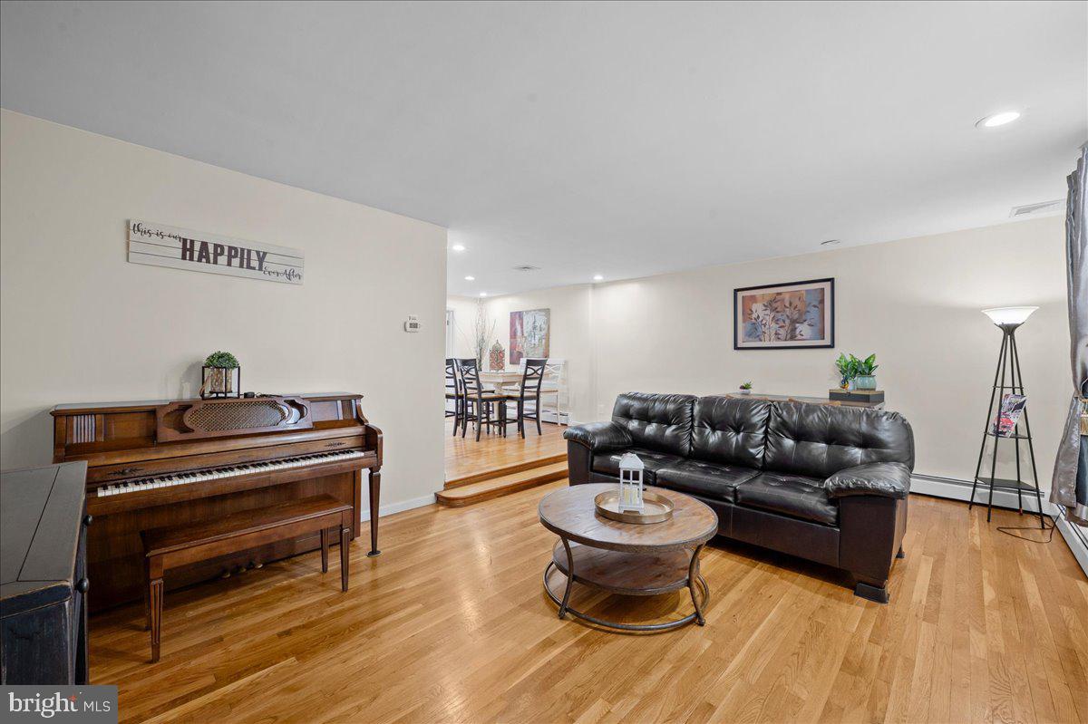 1653 BRIDLE PATH DRIVE