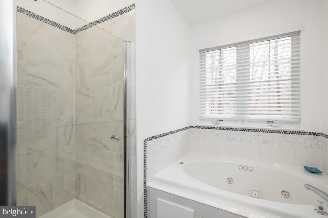 OAKRIDGE POINTE - Residential