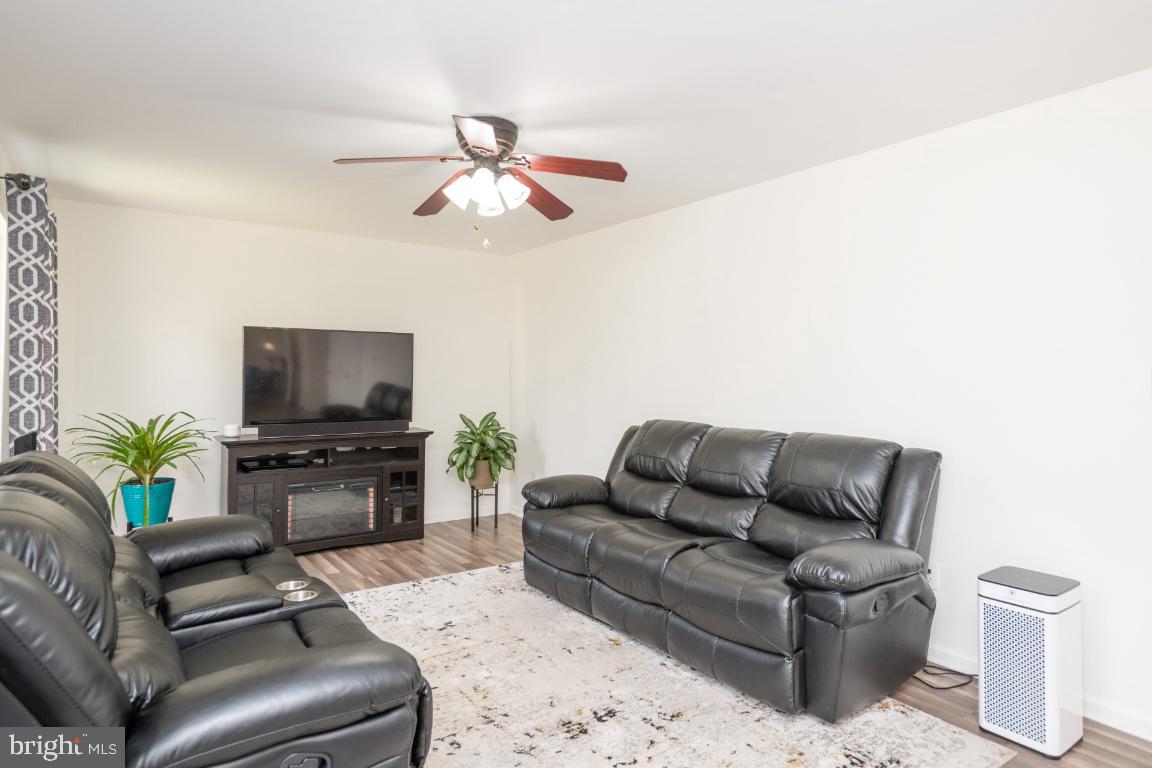 OAKRIDGE POINTE - Residential