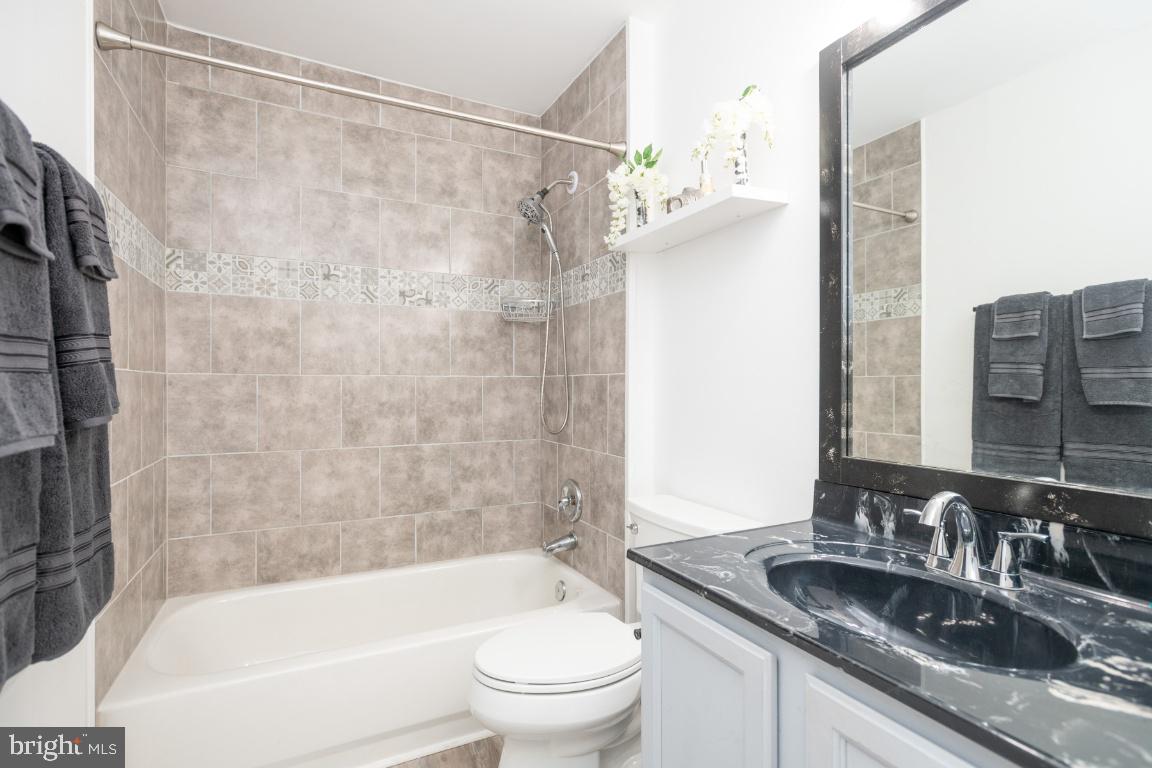 OAKRIDGE POINTE - Residential