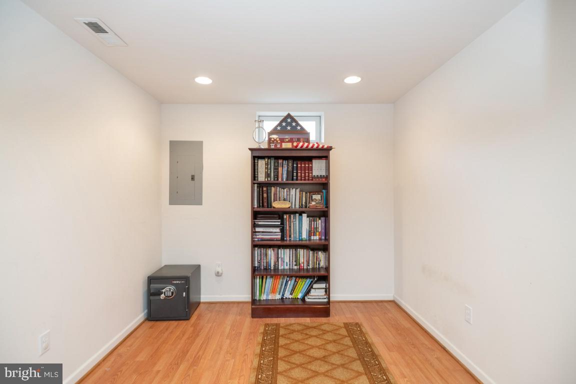 OAKRIDGE POINTE - Residential