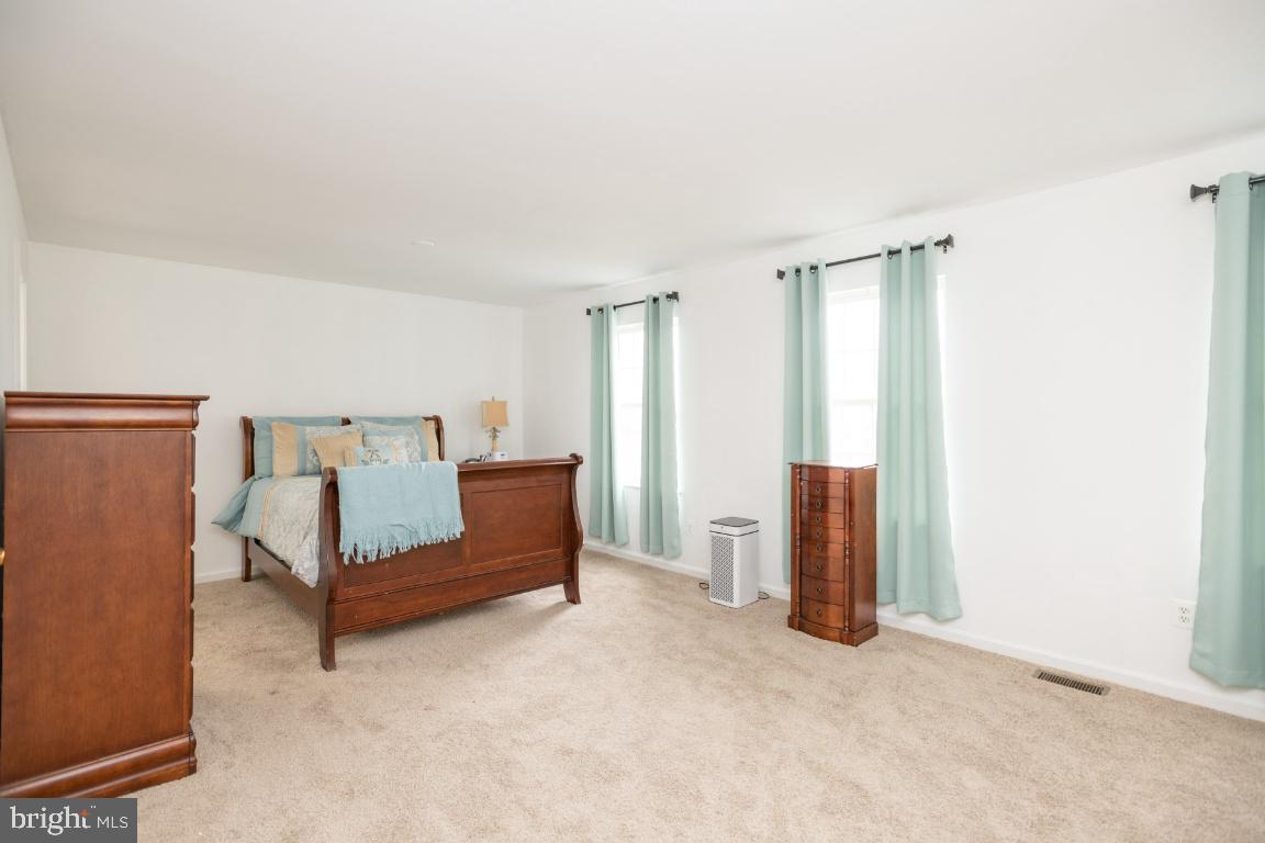 OAKRIDGE POINTE - Residential