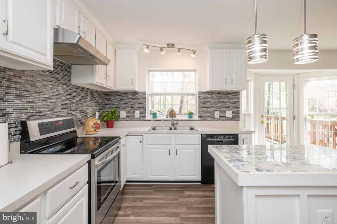 OAKRIDGE POINTE - Residential