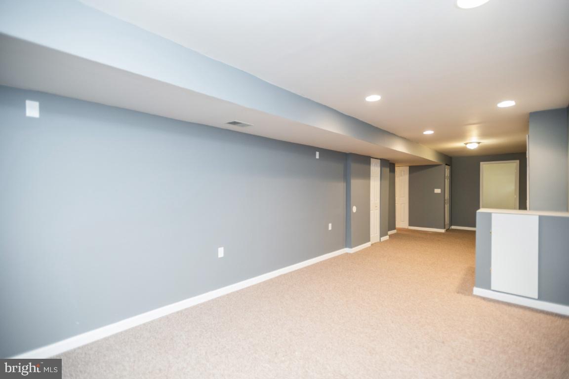 OAKRIDGE POINTE - Residential