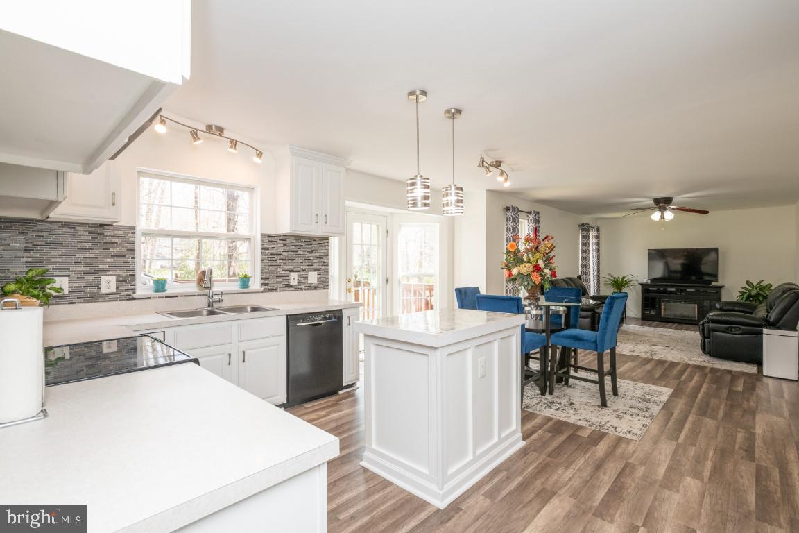 OAKRIDGE POINTE - Residential