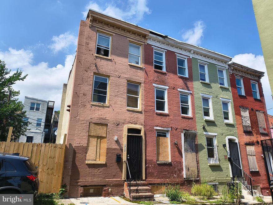 ONLINE AUCTION: Bidding begins 08/27/2025 @ 10:00 AM. Bidding ends 08/29/2025 @ 11:50 AM.  List Price is Suggested Opening Bid. Deposit: $5,000

3 story end unit townhome in the Union Square neighborhood.
Located in Southwest Baltimore, near Westside Shopping Center and Union Square Park, with easy access to major traffic arteries S Fulton Ave (US Route 1) and W Pratt St.
Property is believed to be vacant.