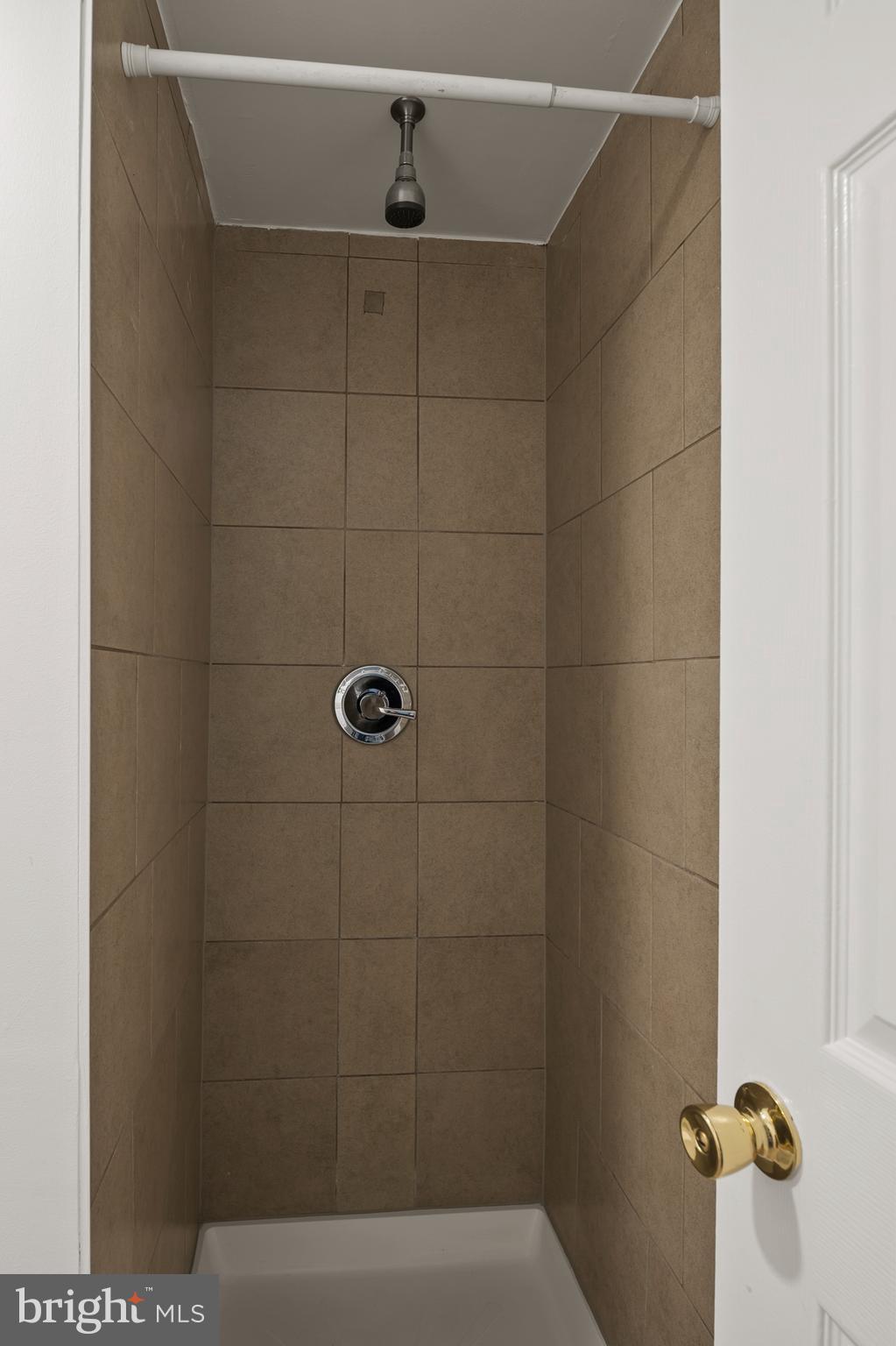 LAKE ARBOR - Residential Lease