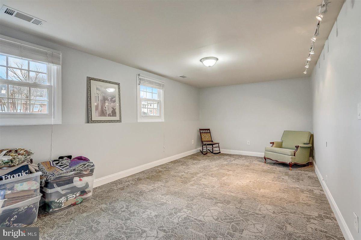 LUTHERVILLE - Residential