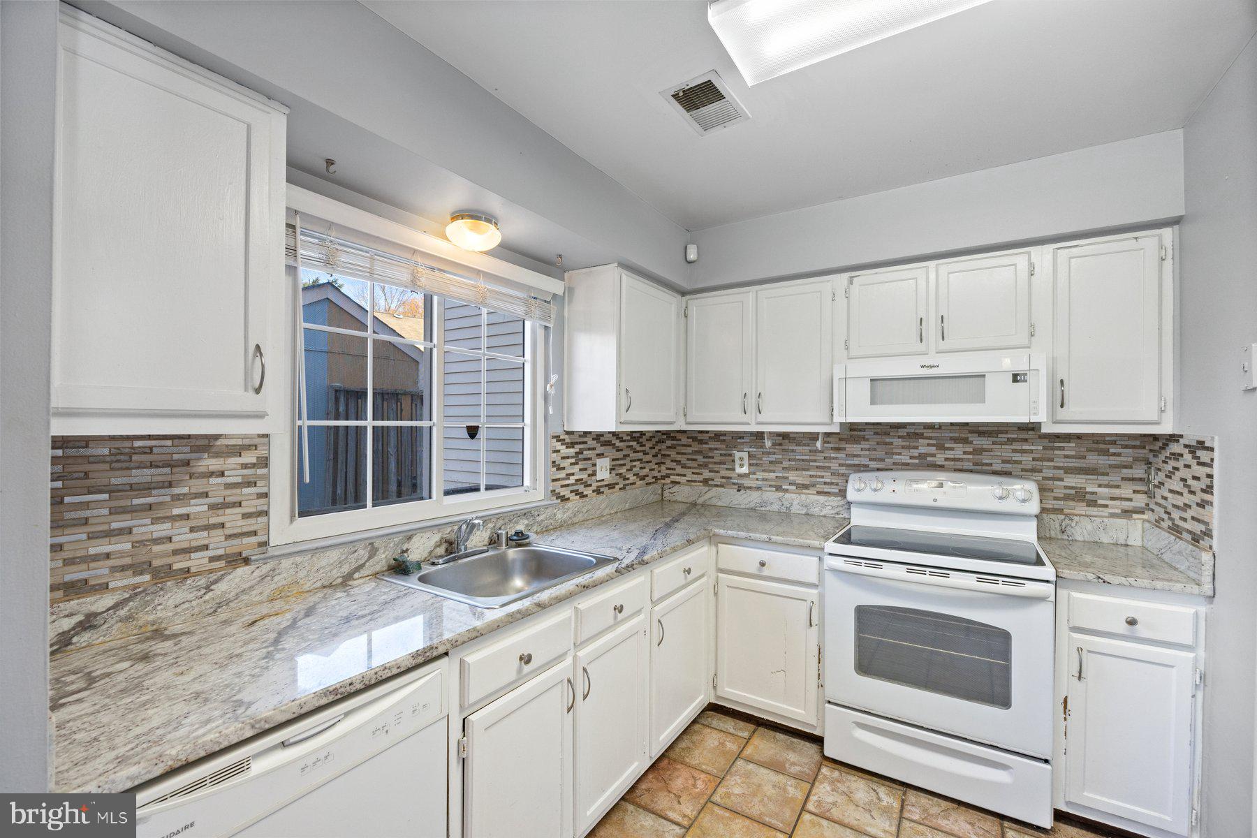 CLOVERLEAF TOWNHOUSES - Residential