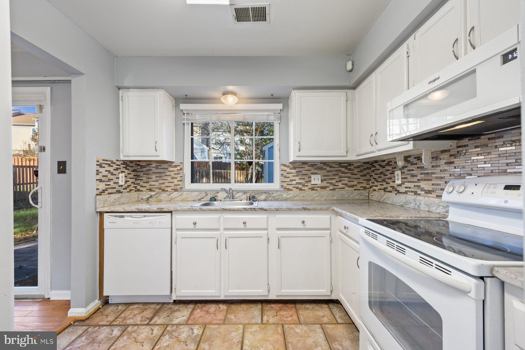 CLOVERLEAF TOWNHOUSES - Residential