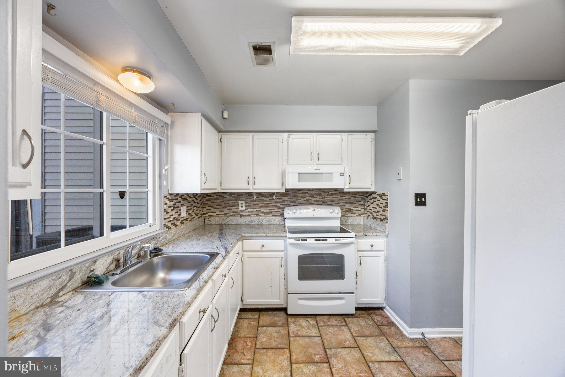 CLOVERLEAF TOWNHOUSES - Residential