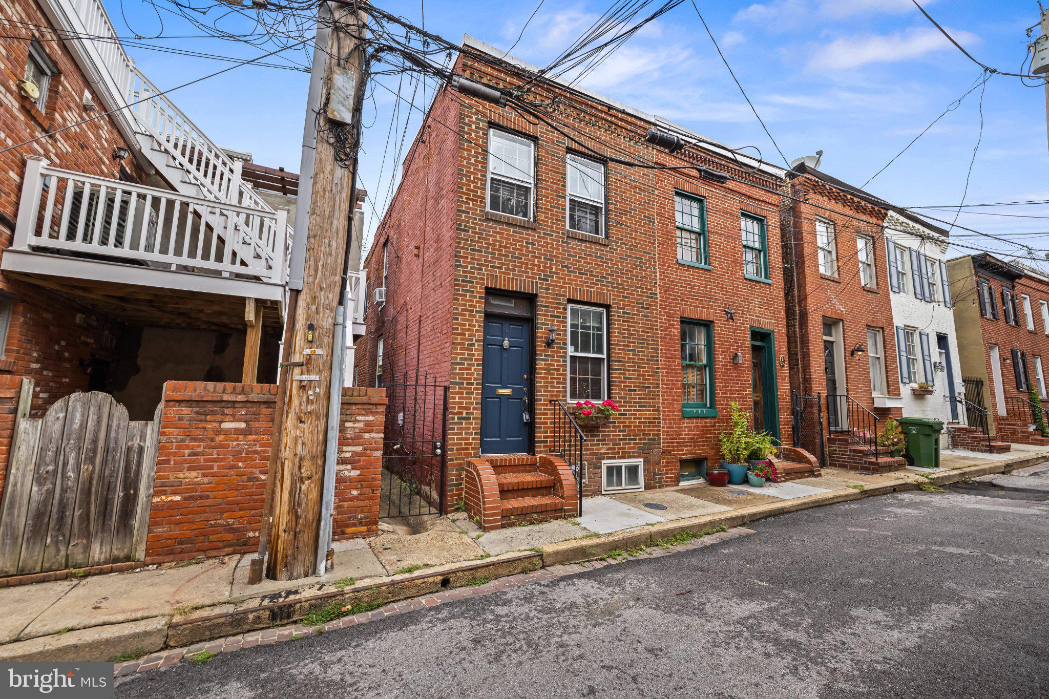 204 E CHURCHILL STREET