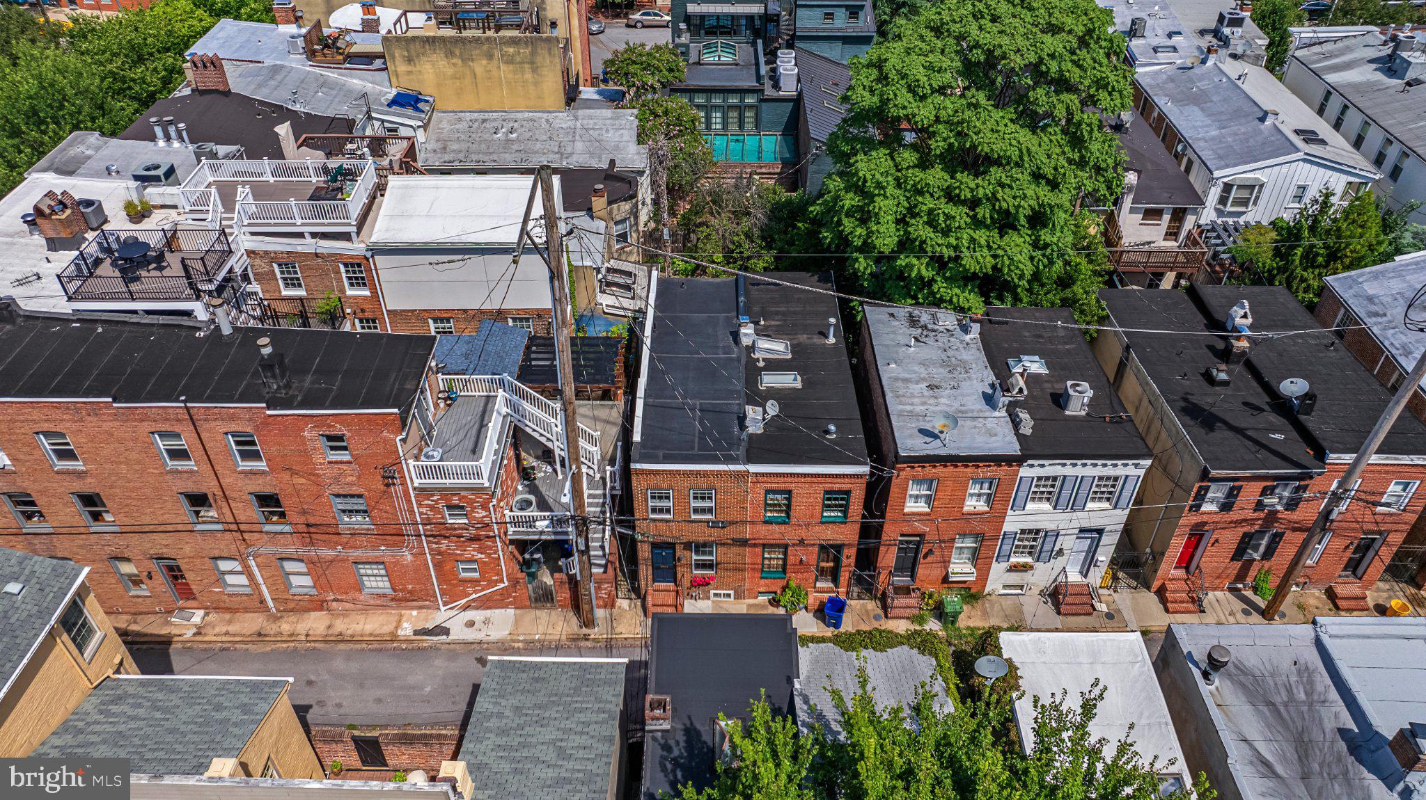 204 E CHURCHILL STREET