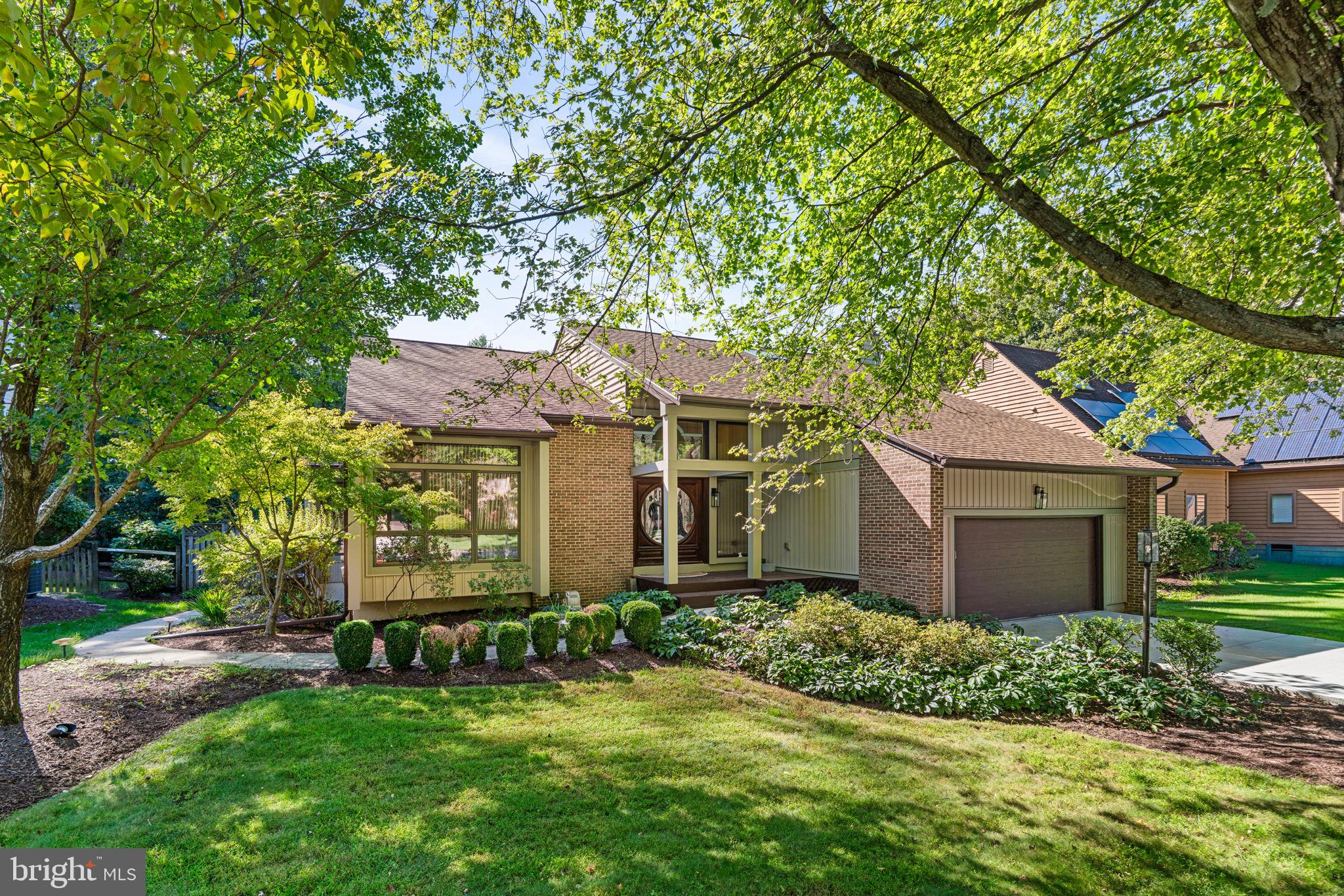 6184 LLANFAIR DRIVE