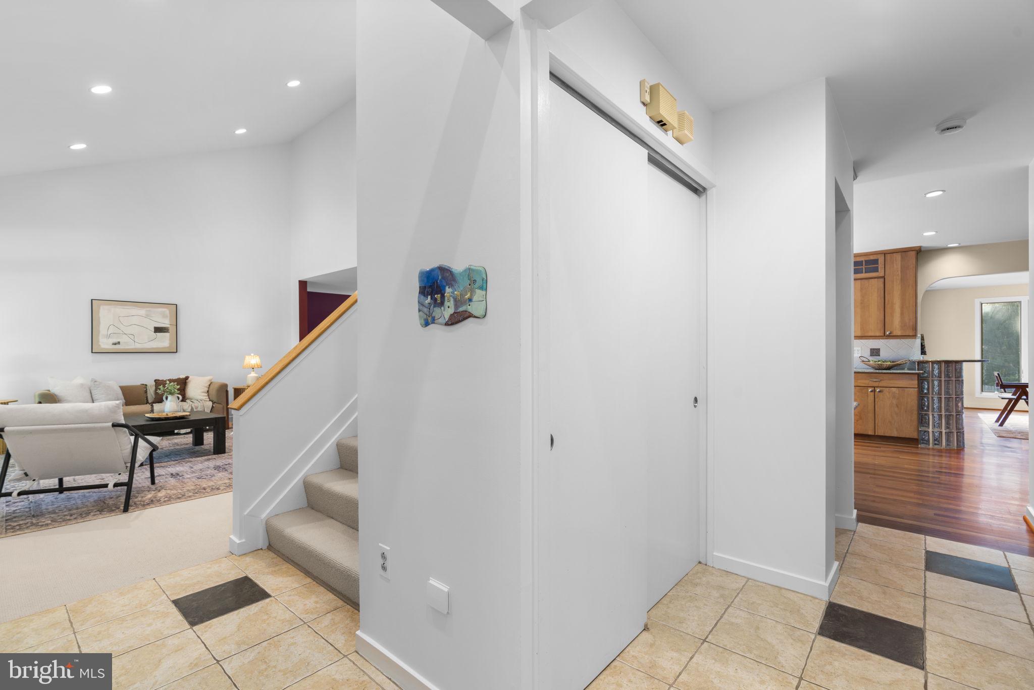 6184 LLANFAIR DRIVE