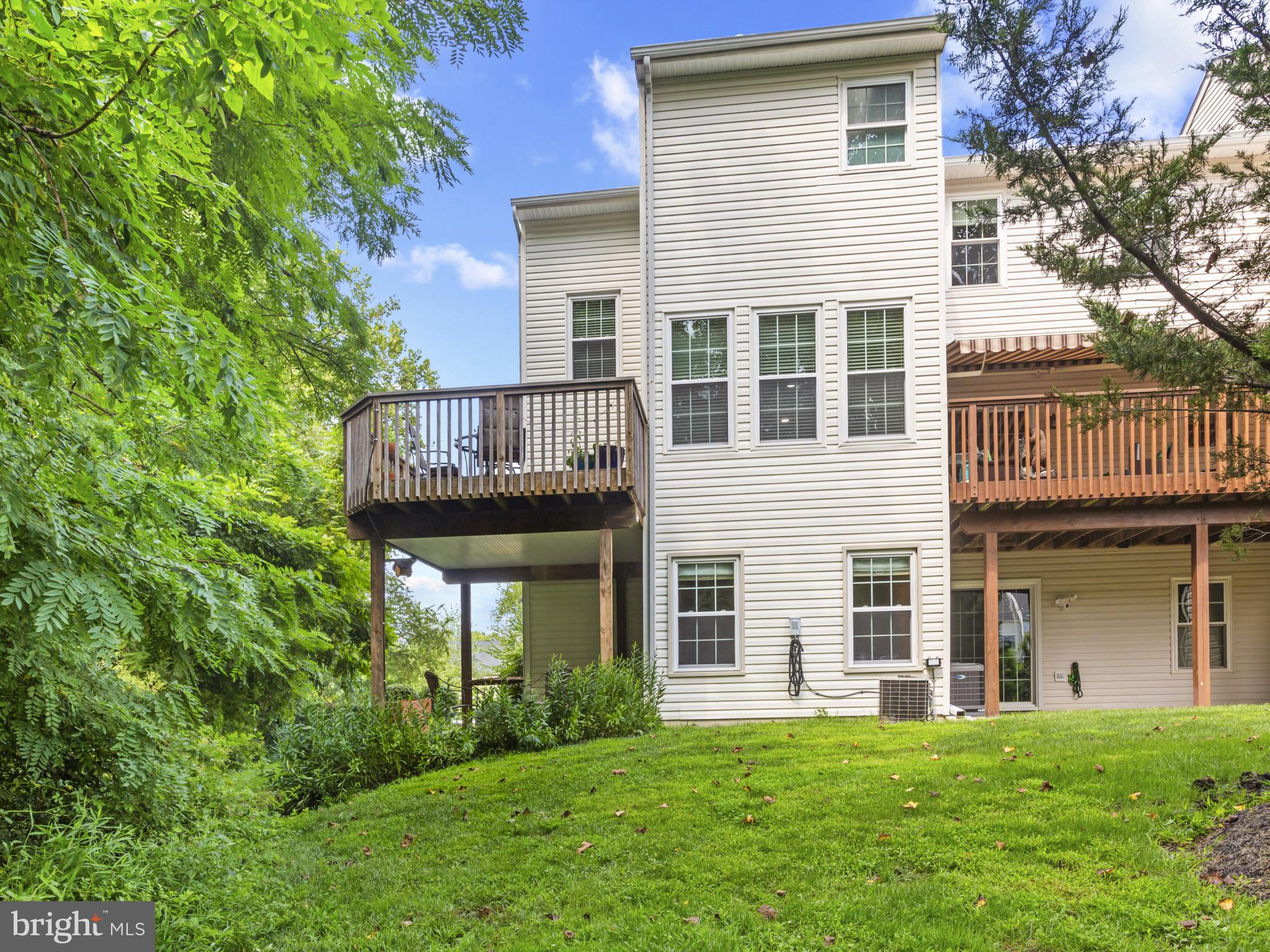 COLLEGE PARKWAY PLACE - Residential