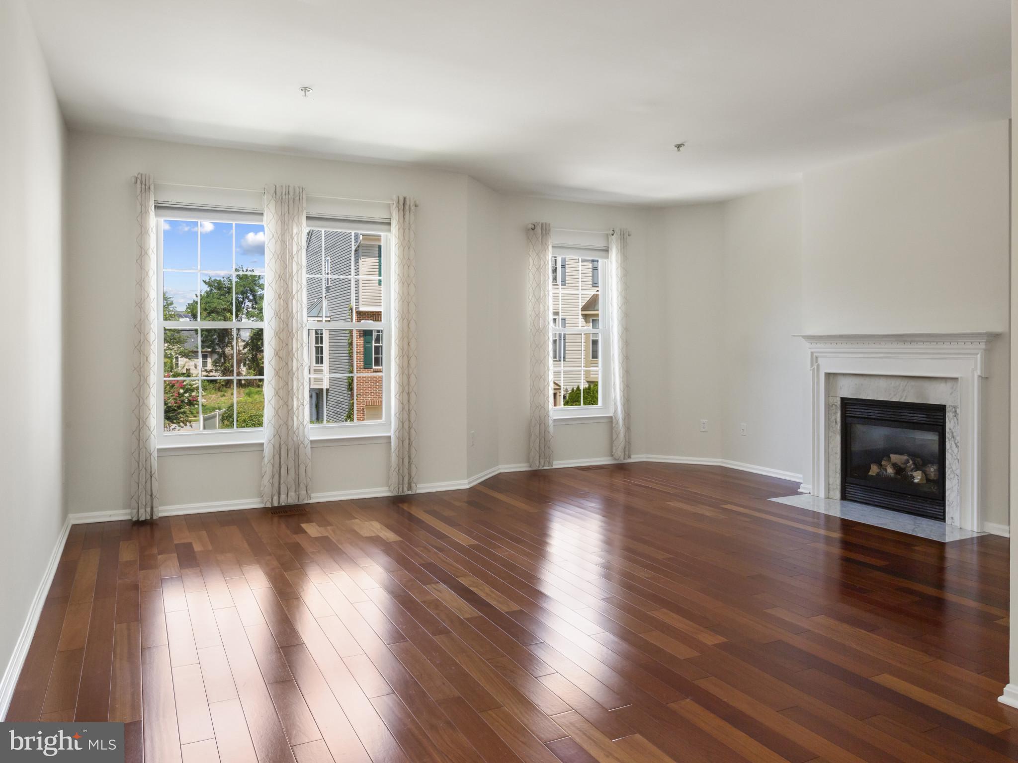 COLLEGE PARKWAY PLACE - Residential