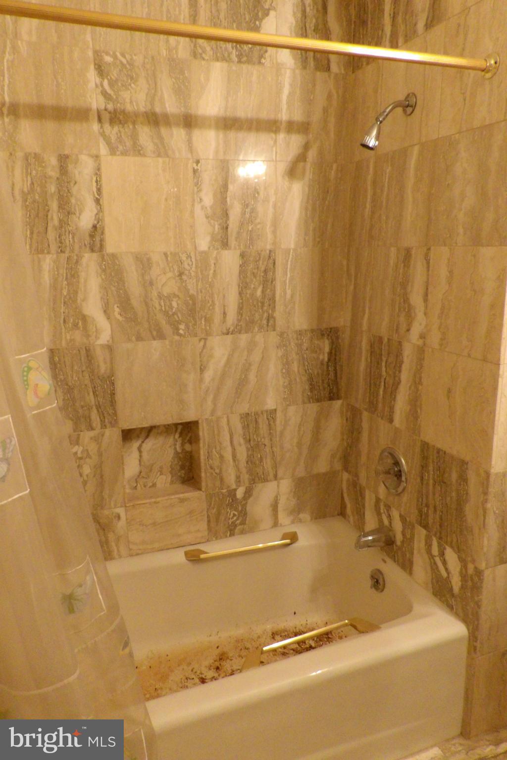 TUSCANY CANTERBURY - Residential Lease