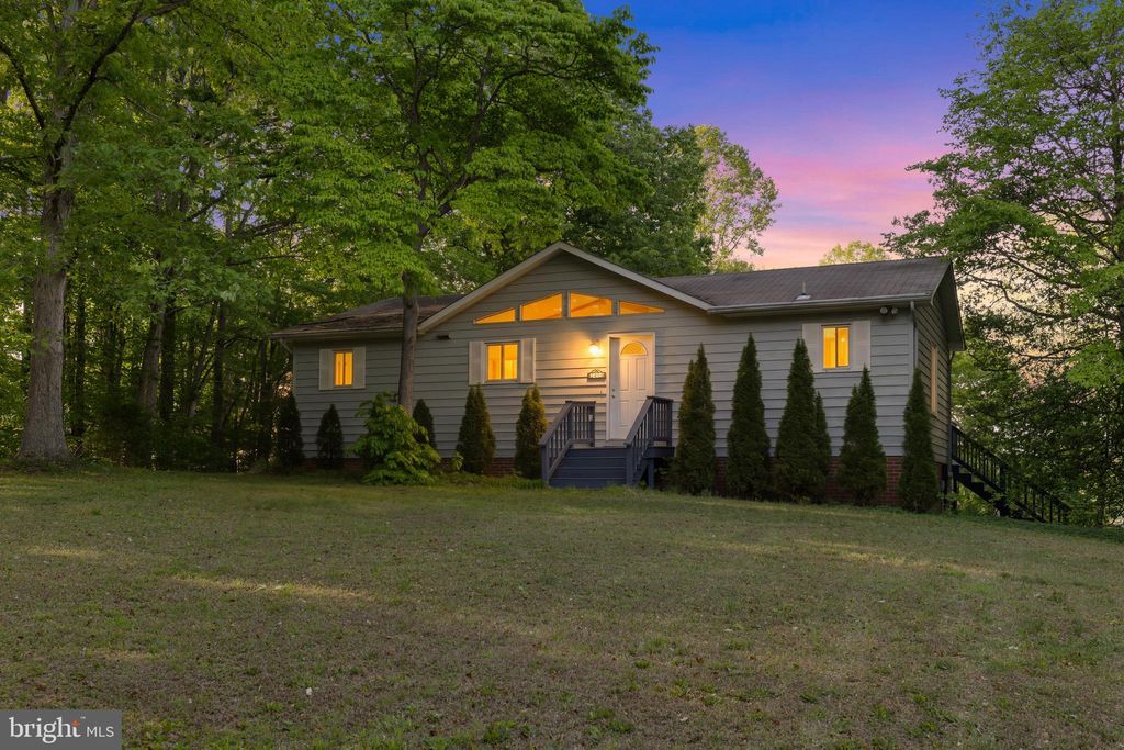 Photo of 303 Pine Drive, LOUISA, VA 23093 (MLS # VALA2009874)