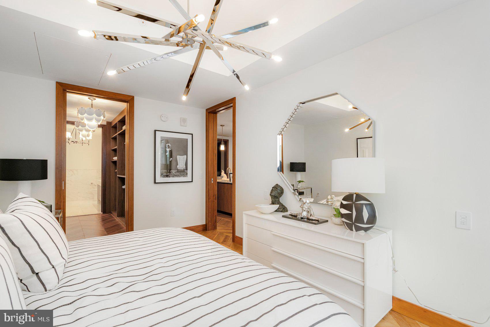 FOUR SEASONS PRIVATE RESIDENCES - Residential Lease