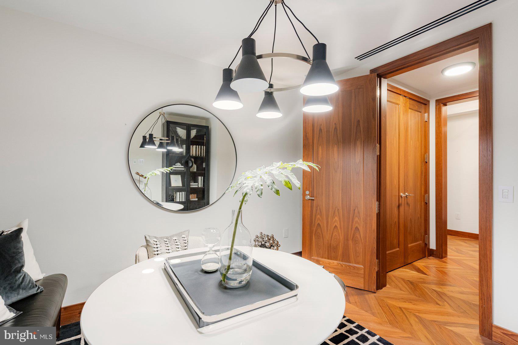 FOUR SEASONS PRIVATE RESIDENCES - Residential Lease