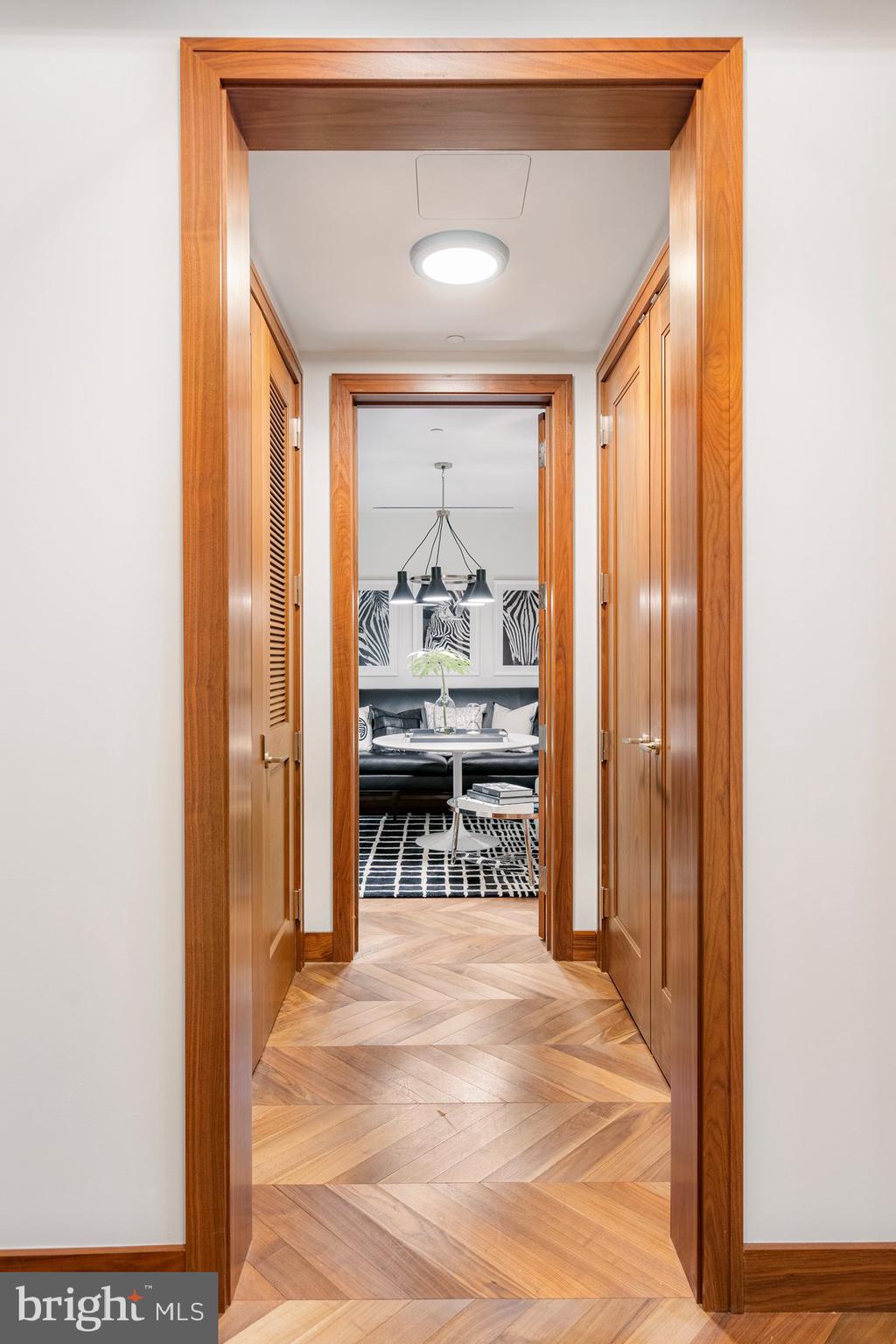 FOUR SEASONS PRIVATE RESIDENCES - Residential Lease