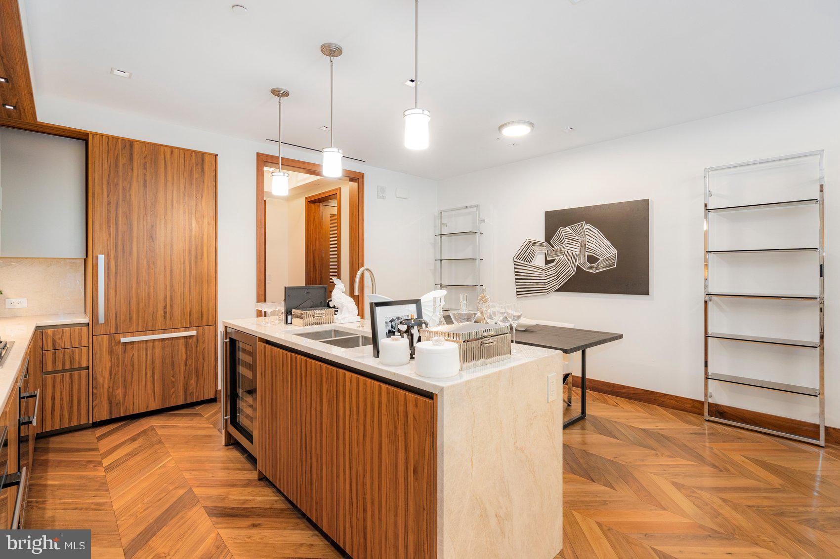 FOUR SEASONS PRIVATE RESIDENCES - Residential Lease