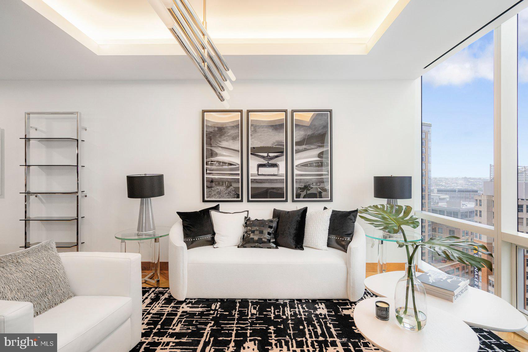 FOUR SEASONS PRIVATE RESIDENCES - Residential Lease