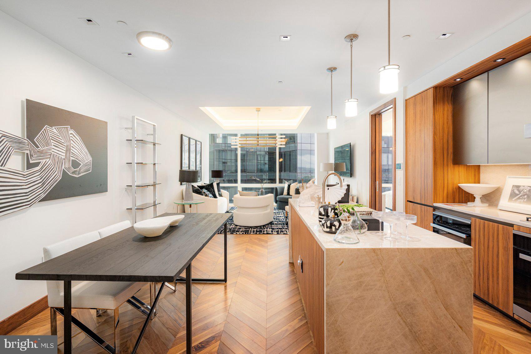 FOUR SEASONS PRIVATE RESIDENCES - Residential Lease