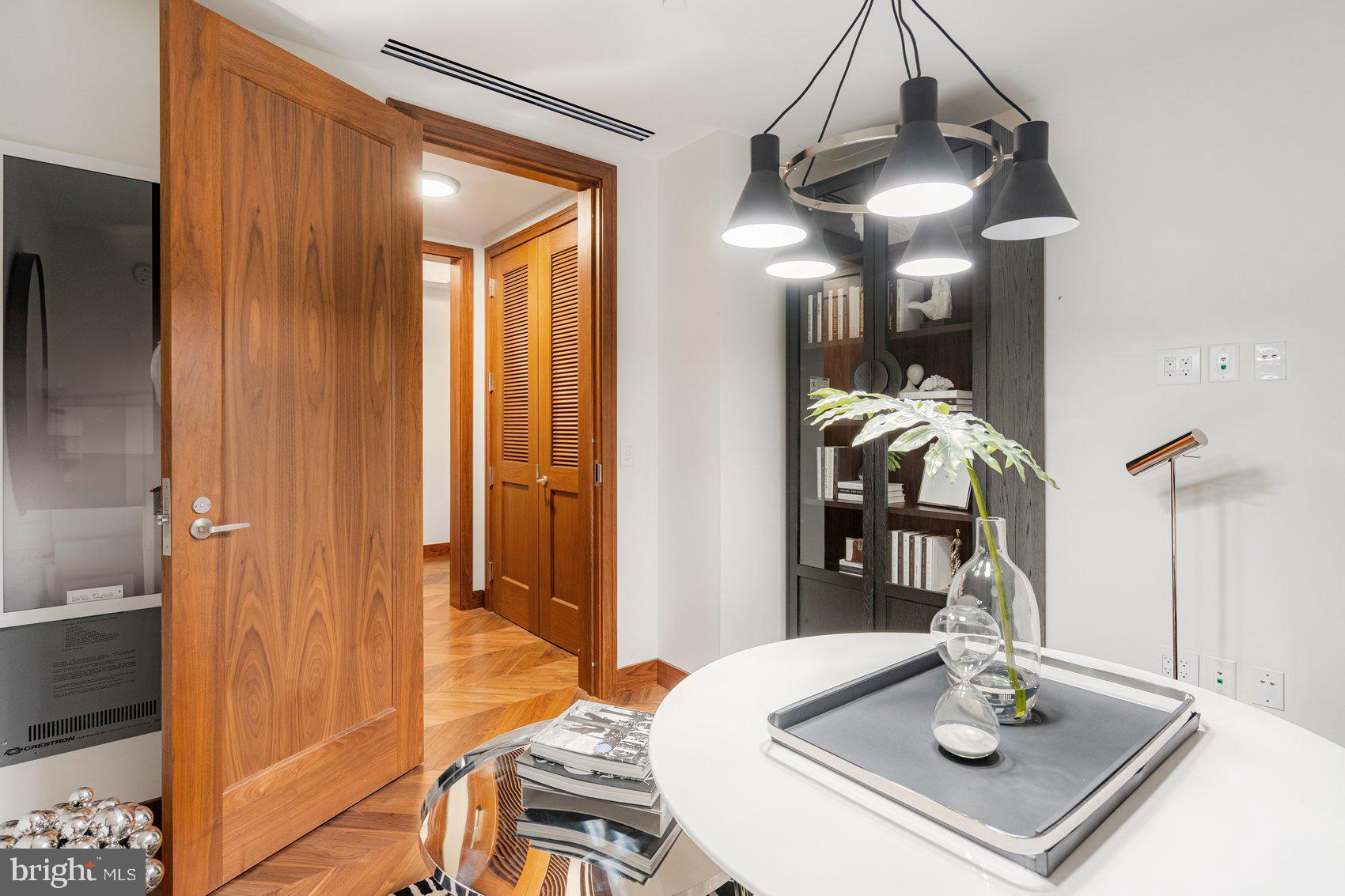 FOUR SEASONS PRIVATE RESIDENCES - Residential Lease
