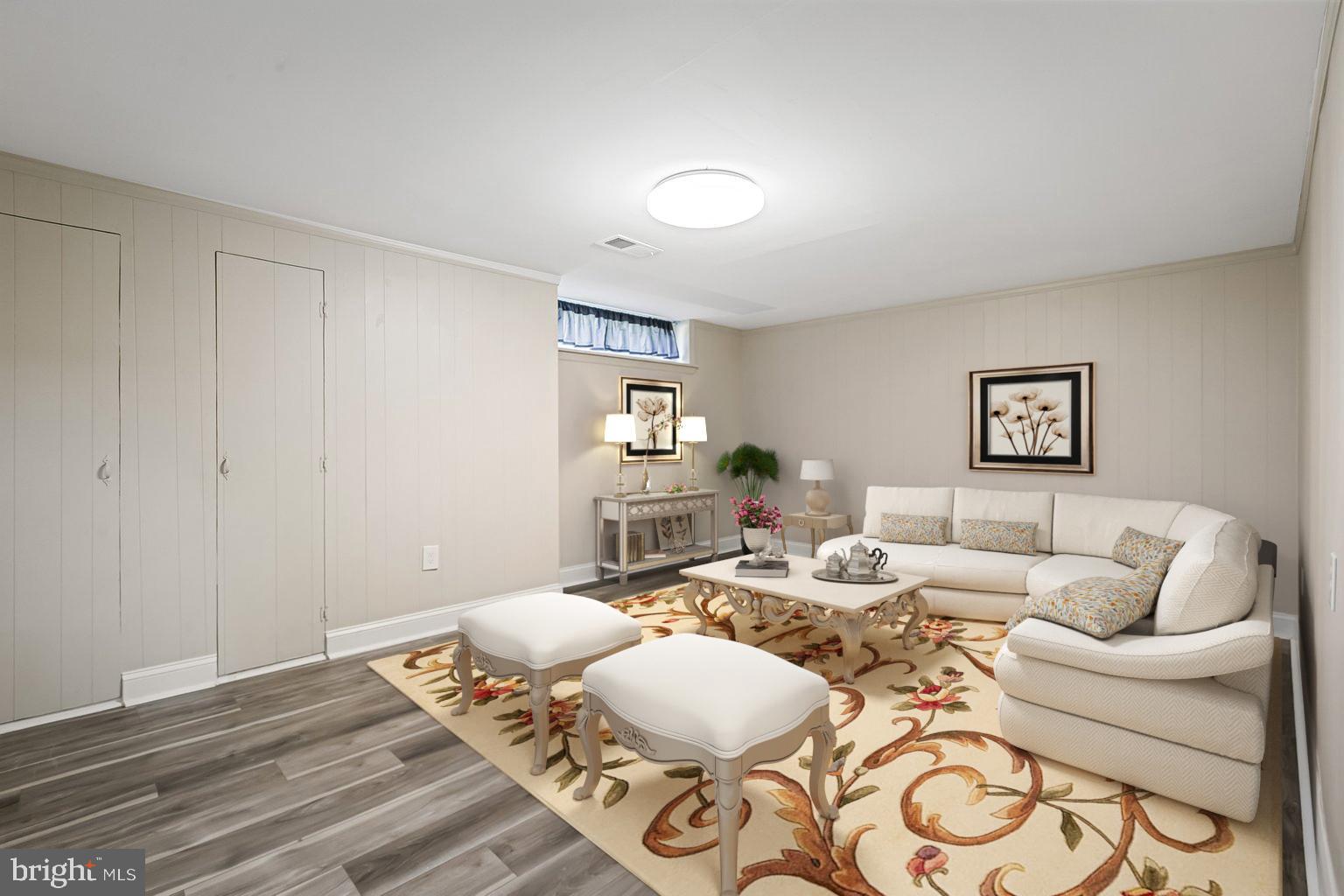 RIVERWOOD PARK - Residential Lease