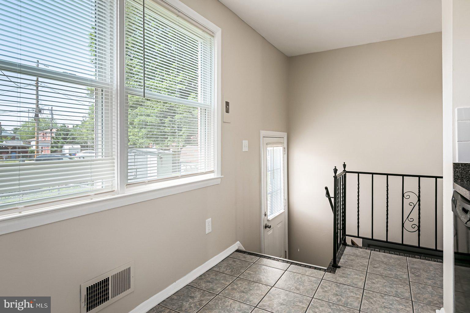 RIVERWOOD PARK - Residential Lease