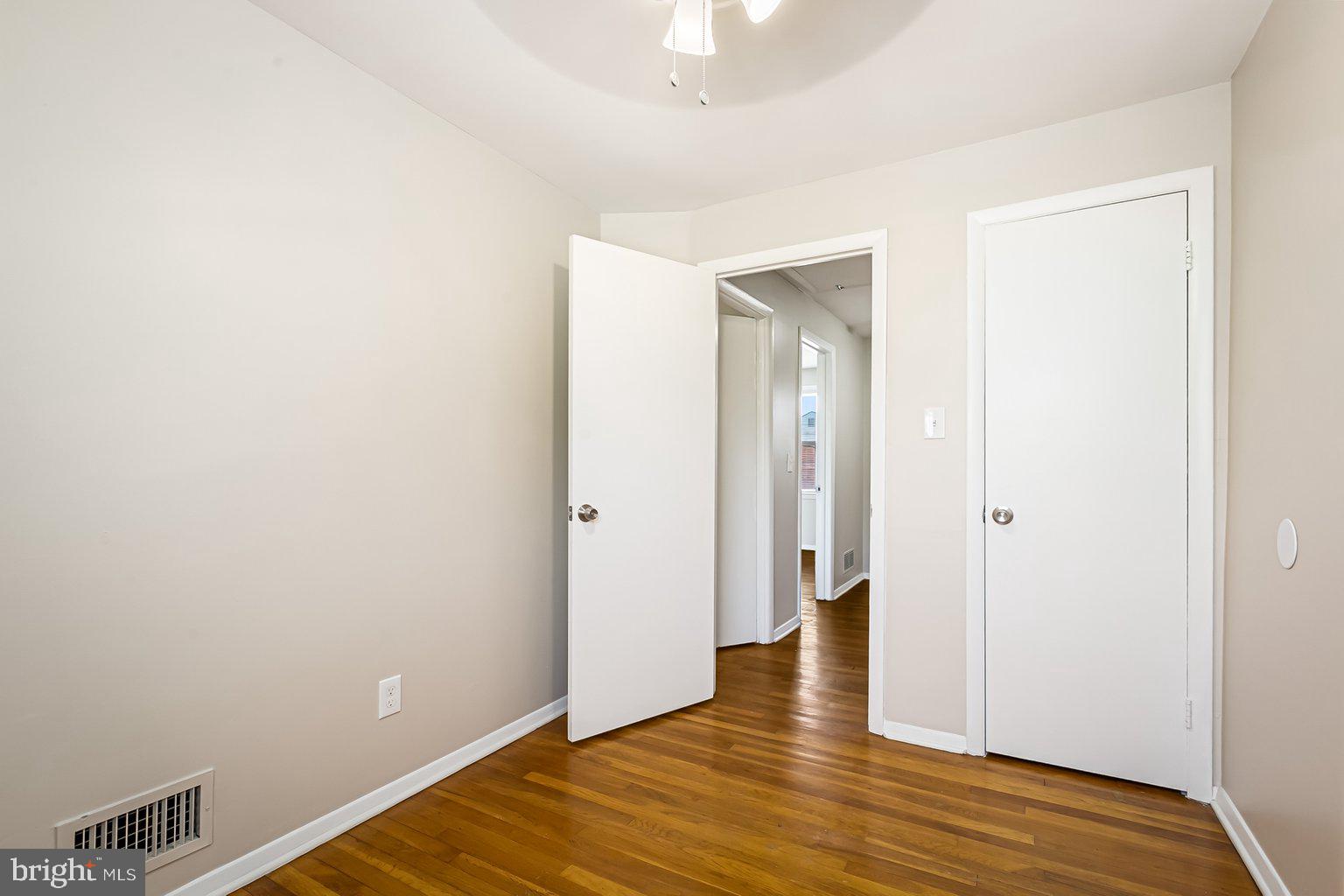 RIVERWOOD PARK - Residential Lease