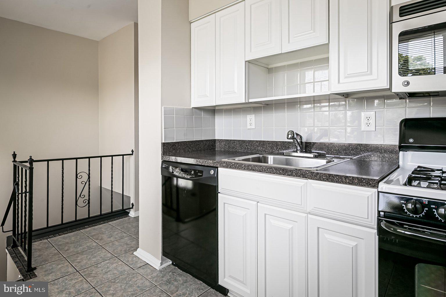 RIVERWOOD PARK - Residential Lease