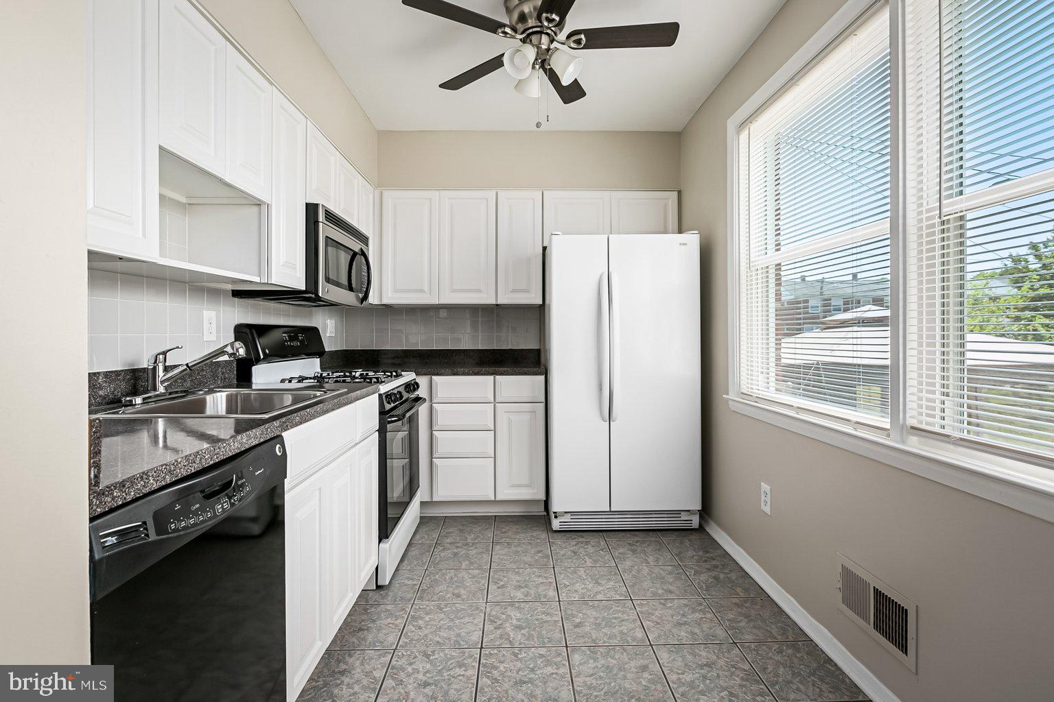 RIVERWOOD PARK - Residential Lease