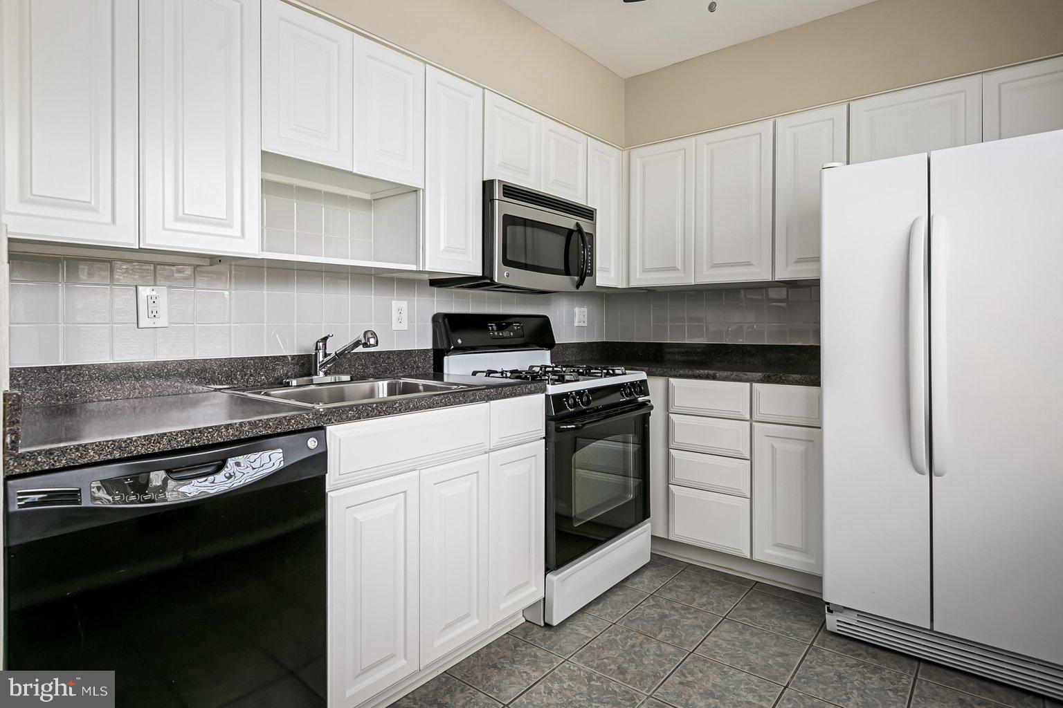 RIVERWOOD PARK - Residential Lease