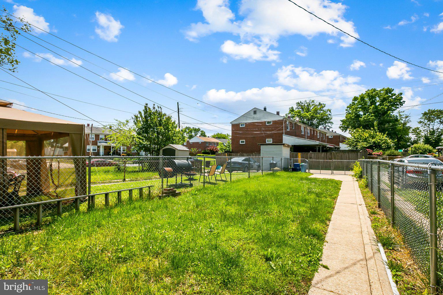 RIVERWOOD PARK - Residential Lease