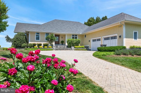 Photo of 3650 Bay Drive, EDGEWATER, MD 21037 (MLS # MDAA2149114)
