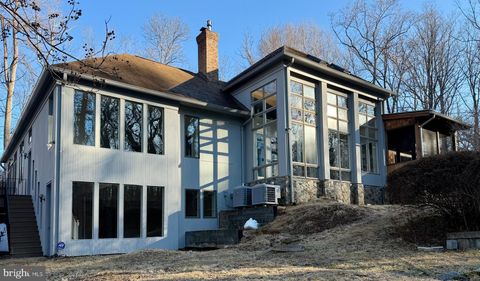 945 HICKORY RUN LANE GREAT FALLS VA 22066