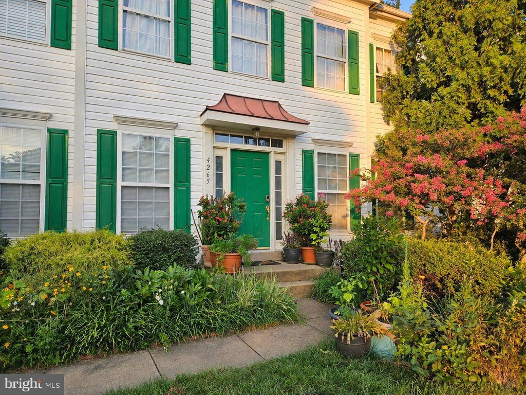 Photo of 4265 Wiltshire Place, DUMFRIES, VA 22025 (MLS # VAPW2118446)