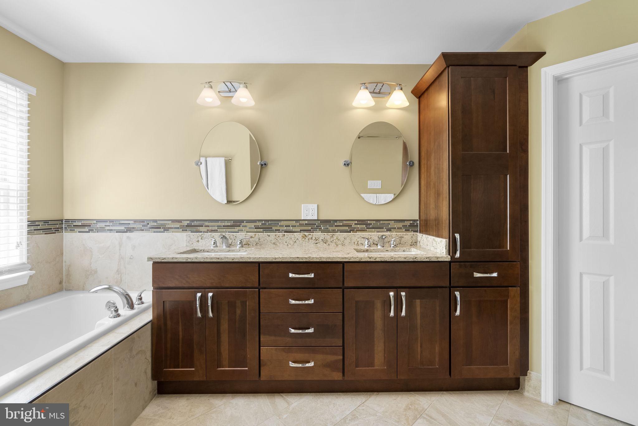 KENTLANDS GATEHOUSE - Residential