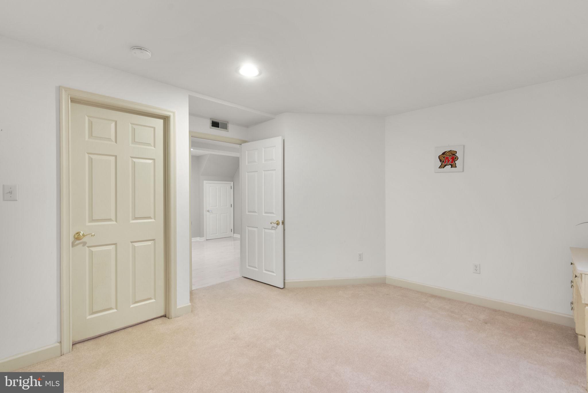 KENTLANDS GATEHOUSE - Residential