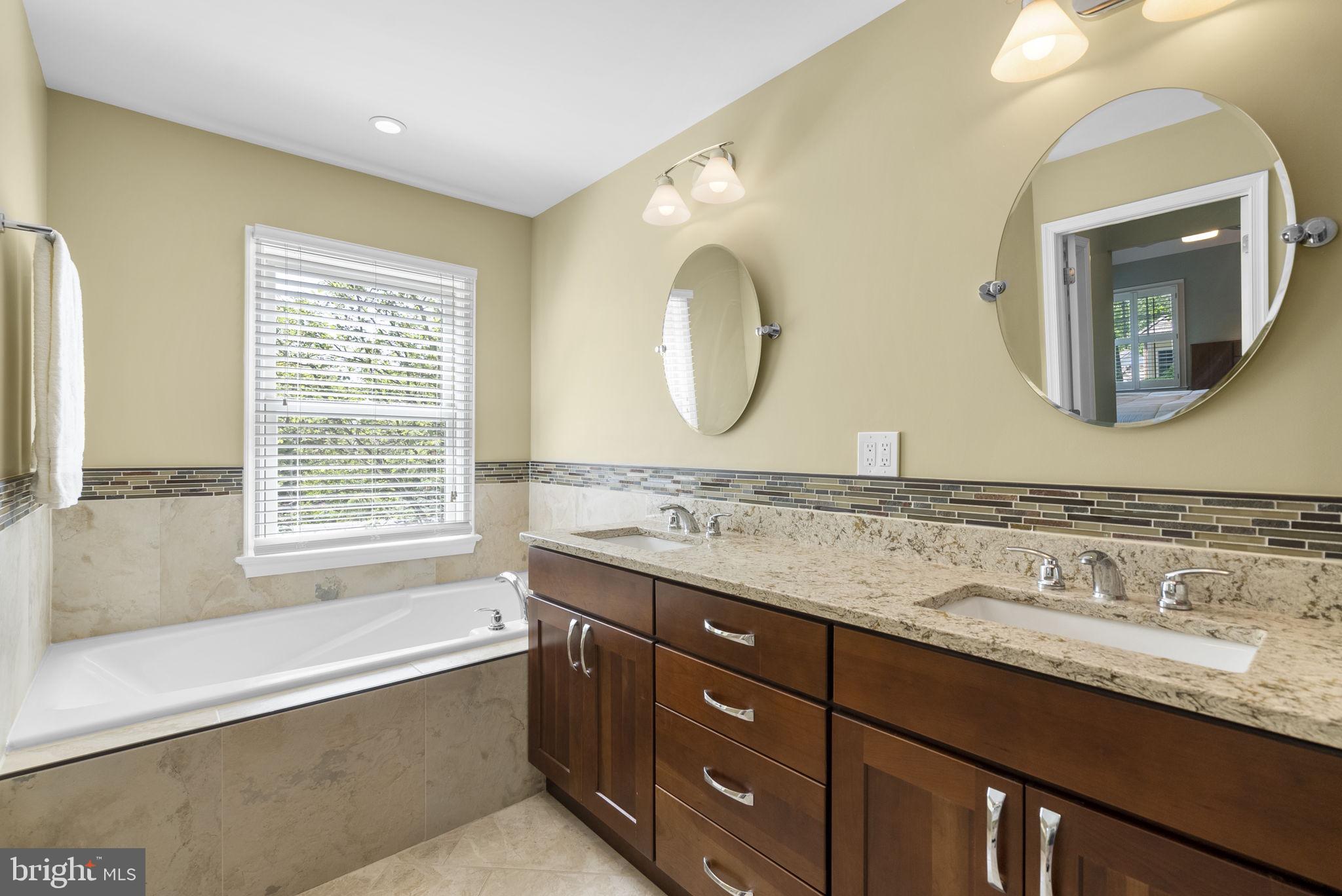 KENTLANDS GATEHOUSE - Residential